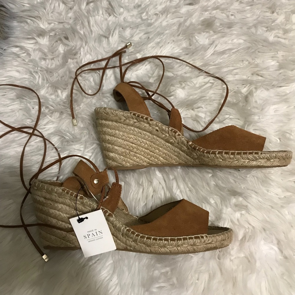 Romena Wedges
